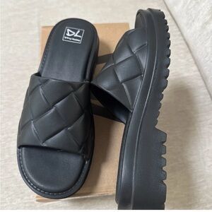 Dirty Laundry Slides Quilted Black Platform Slide Sandals size 9.5 New